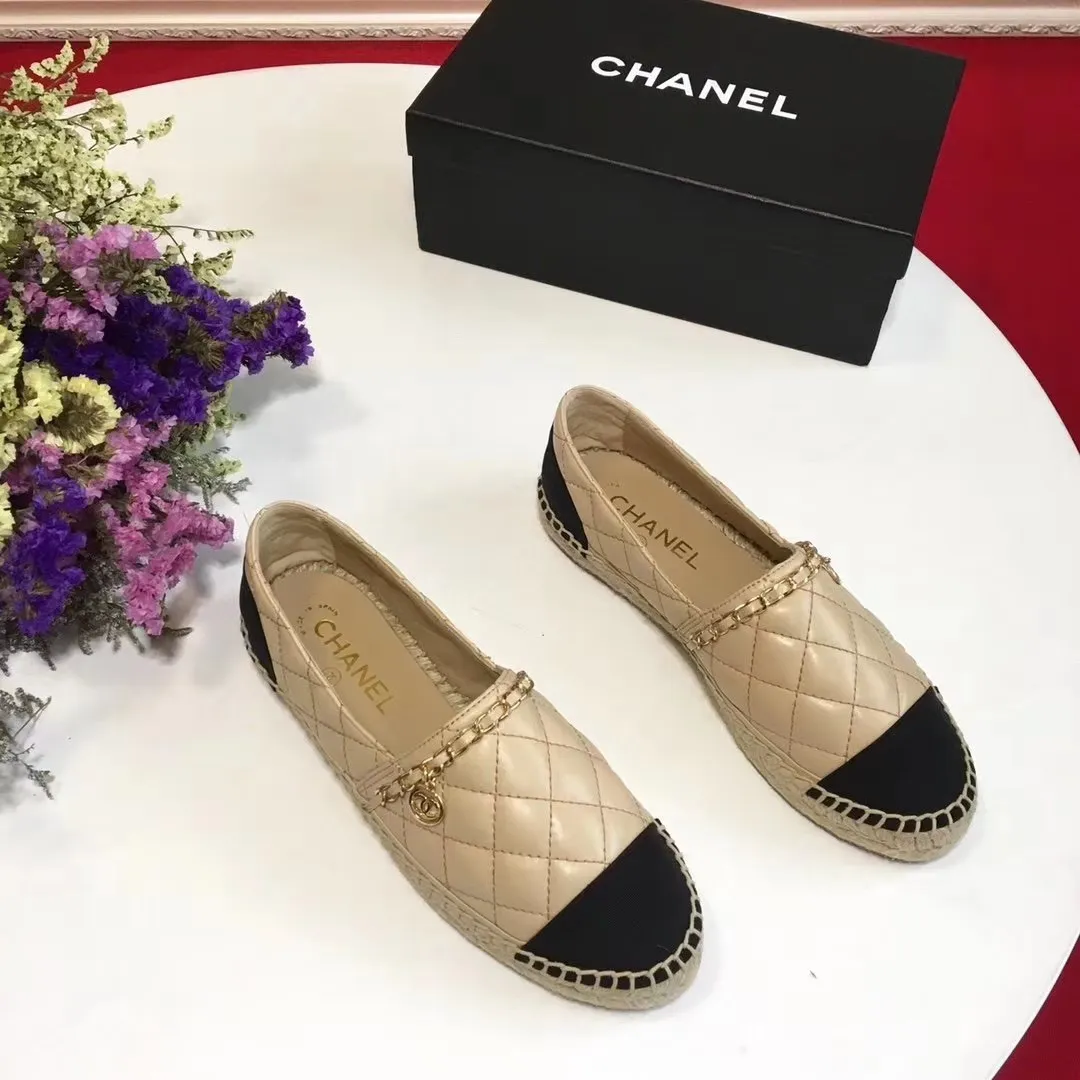 👟👟Ex-factory price 480👟👟 Size: 35-40🌹 🌈🌈[CHANEL Chanel] full range of fisherman shoes... The top version is welcome to compare with all the experts👟👟👟👟 (cloth, leather, lace, sequined) Wool mixed surface)💋💋The lining is made of original sheepskin (the hemp rope bottom and the rubber bottom are integrated) The 100-needle hemp rope is very thorough👍👍...High-quality customization🆚Purchasing agent source‼ ️ The popularity of fishermen’s shoes, I believe everyone who knows the goods knows that people on Earth/Mars are showing off their silk threads one after another💝💝 34-40 (41 and 42 can be customized and non-returnable) standard size 🎁Supporting packaging